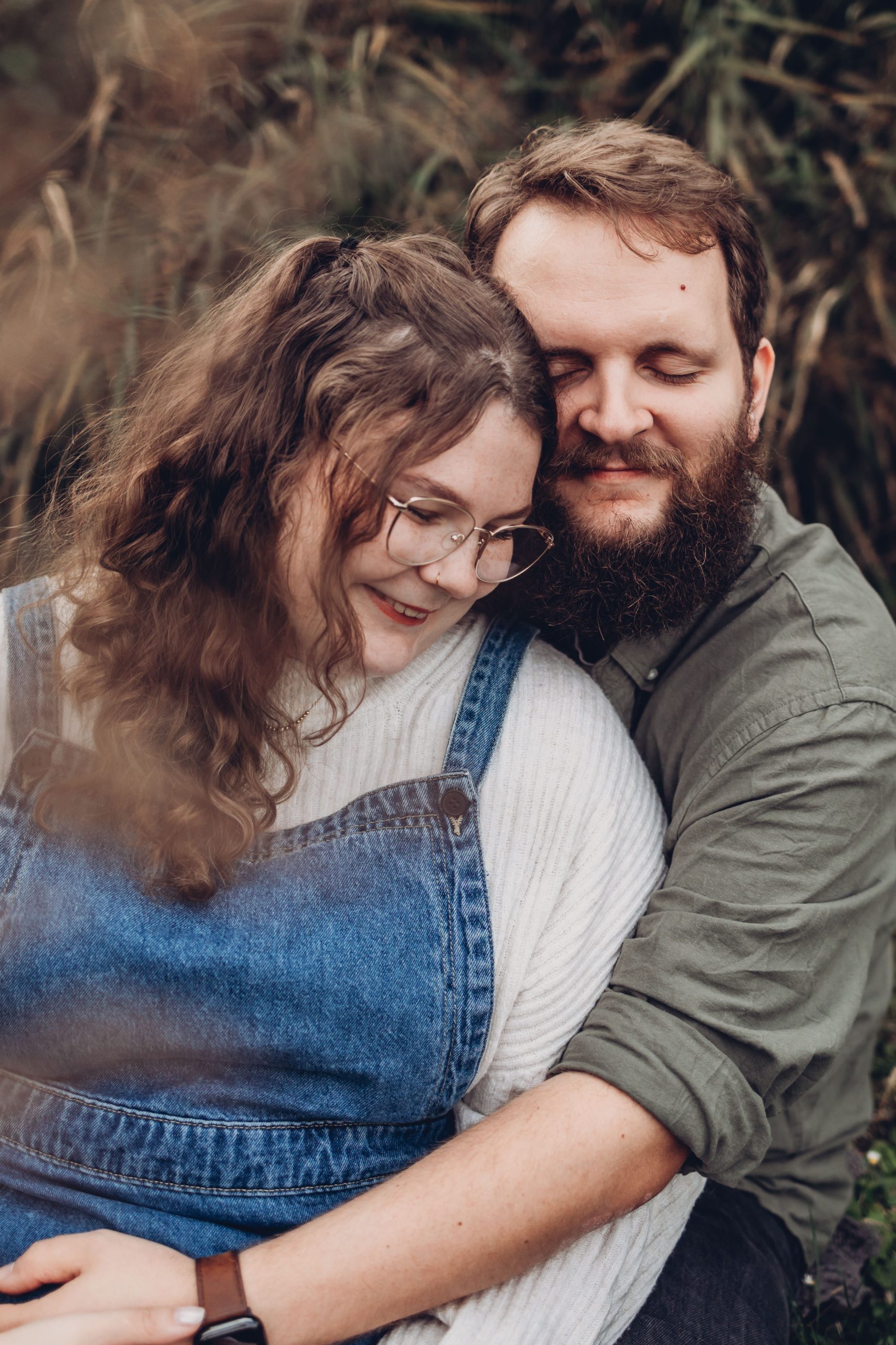 Paarshooting in Hannover, Paarshooting in Hildesheim, Fotoshooting zum Jahrestag Hannover, Romantisches Geschenk Fotoshooting Hildesheim, Natürliche Paarfotos Hannover_2